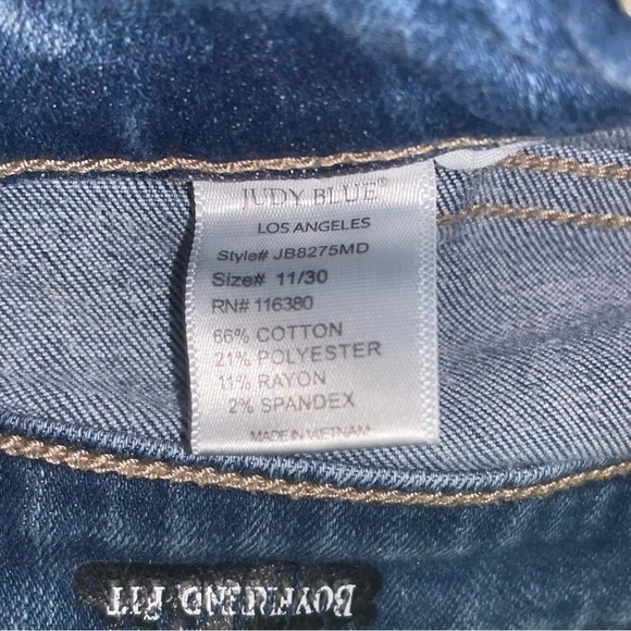 JUDY BLUE Boyfriend Fit Jeans Mid Rise Stretch Distressed JB8275MD Size 11/30 - Picture 15 of 16